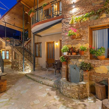 Apartments With Wine Cellar In Old Τυφλίδα Εξωτερικό φωτογραφία