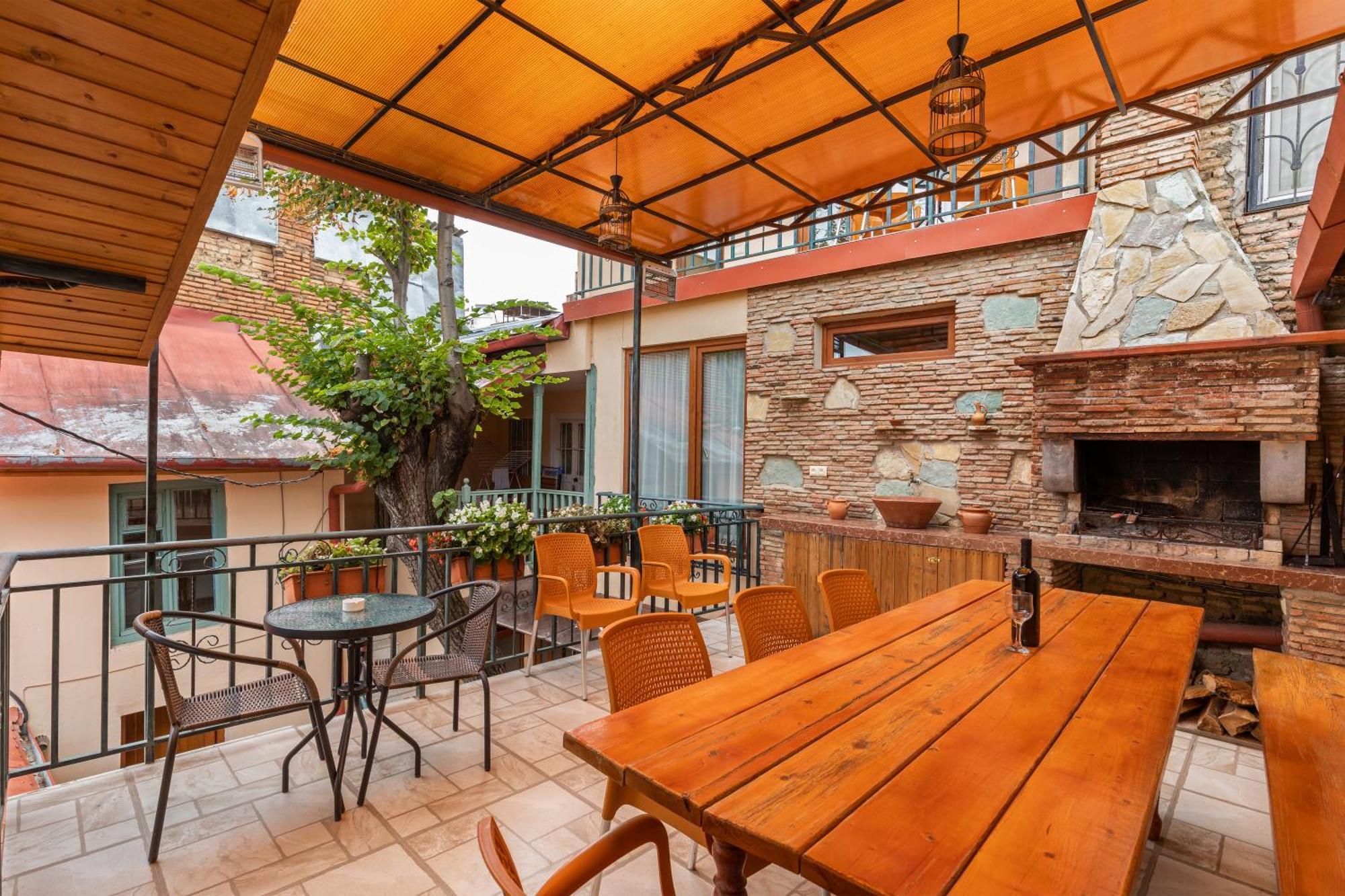 Apartments With Wine Cellar In Old Τυφλίδα Εξωτερικό φωτογραφία