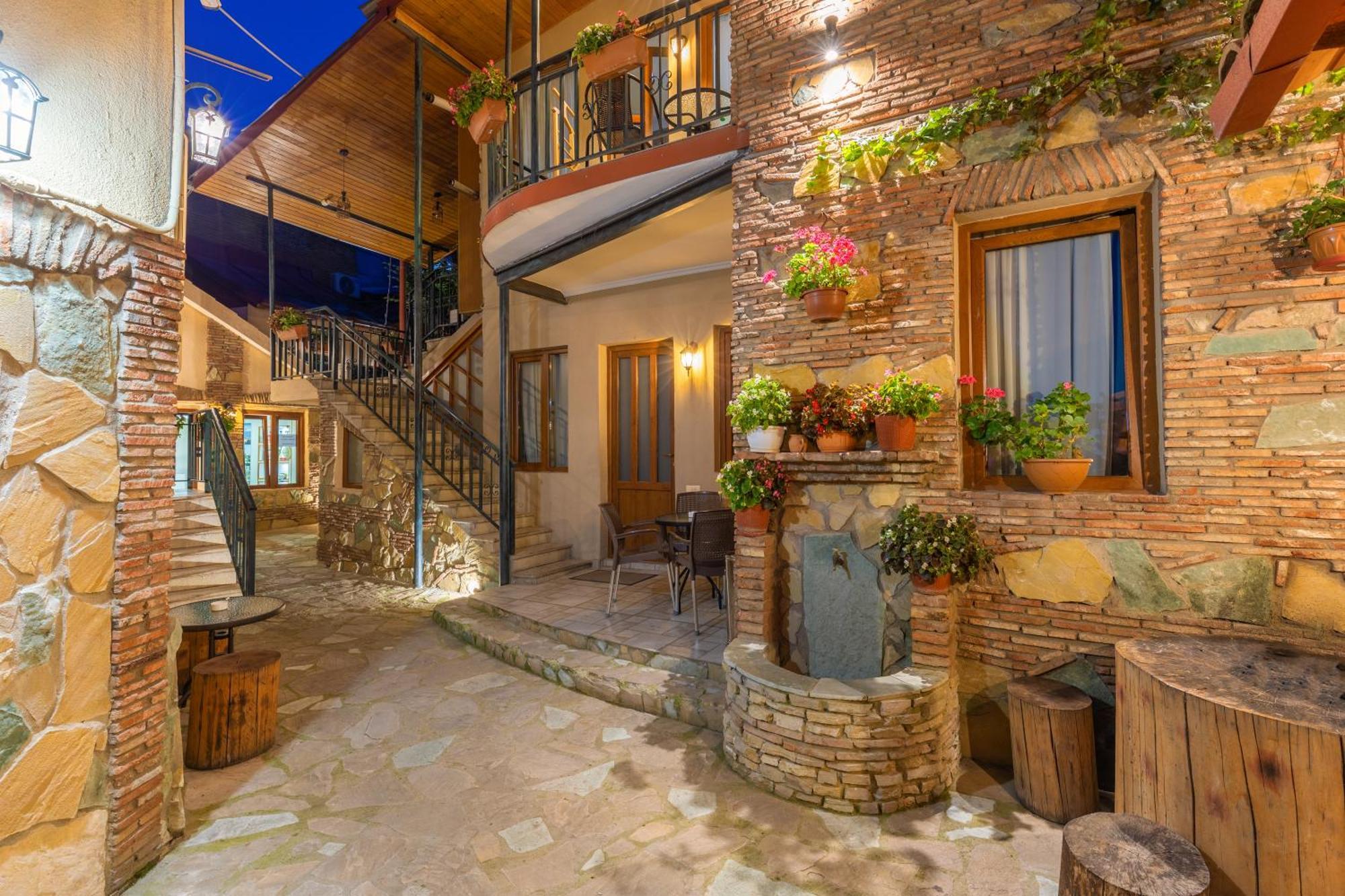 Apartments With Wine Cellar In Old Τυφλίδα Εξωτερικό φωτογραφία