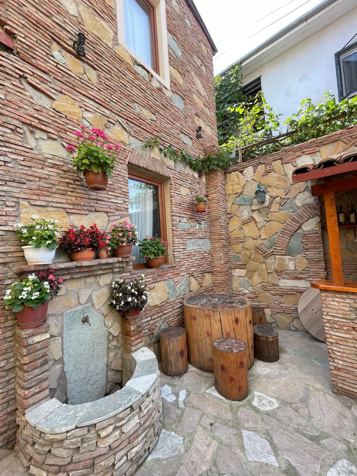 Apartments With Wine Cellar In Old Τυφλίδα Εξωτερικό φωτογραφία