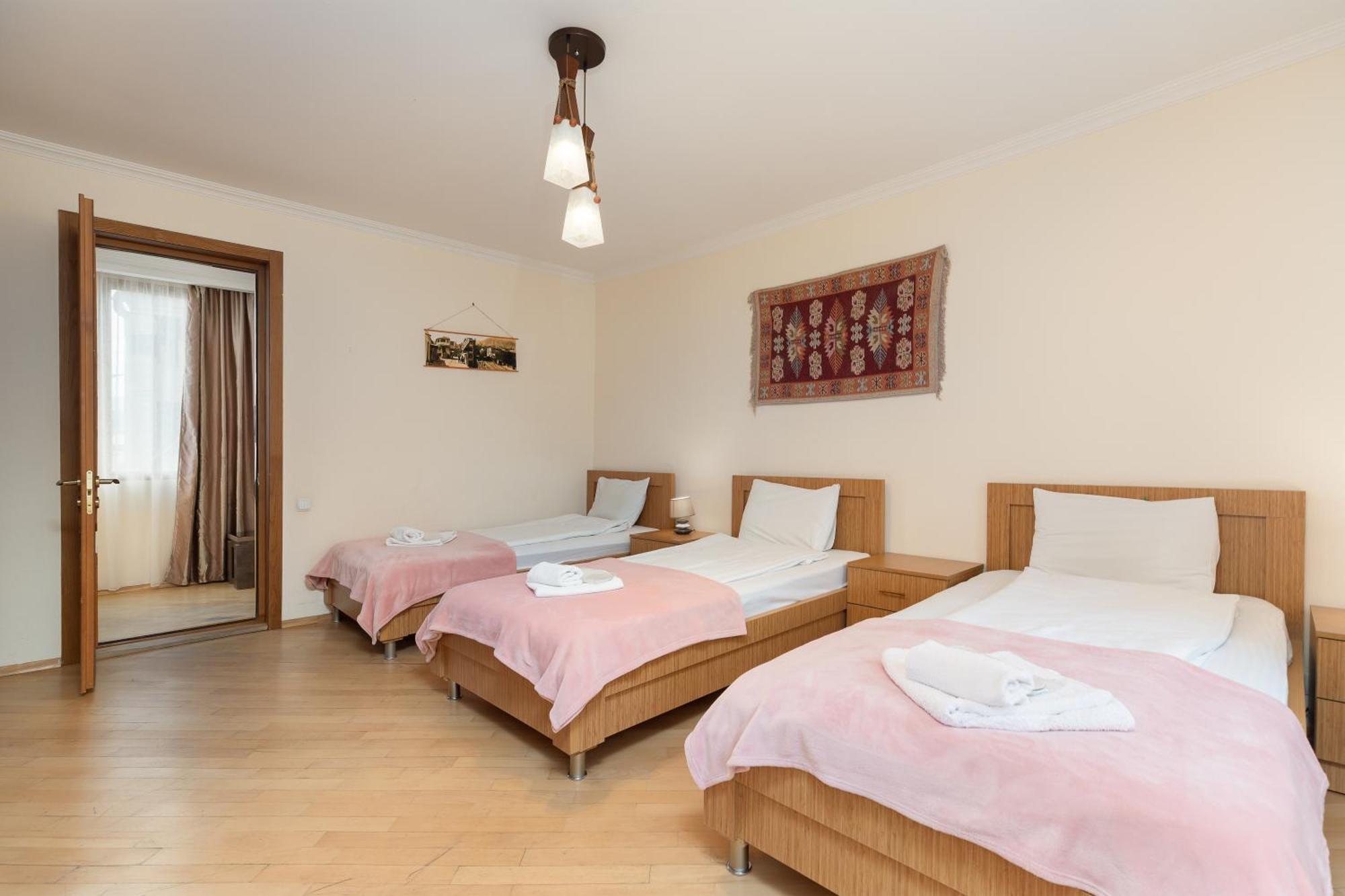 Apartments With Wine Cellar In Old Τυφλίδα Εξωτερικό φωτογραφία